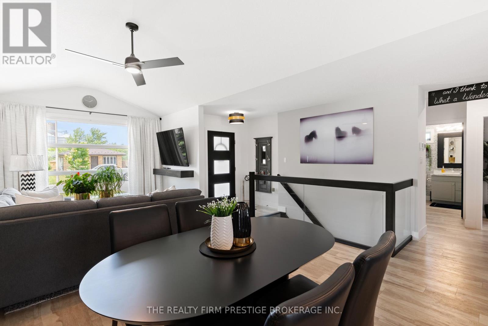 247 South Street S, Southwest Middlesex, Ontario  N0L 1M0 - Photo 5 - X13029886