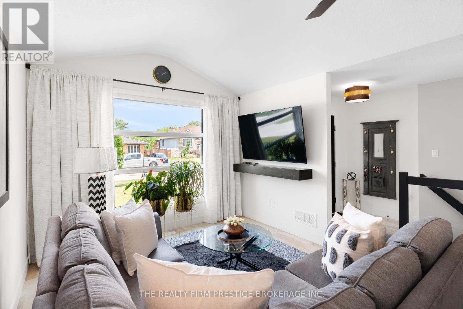 247 South Street S, Southwest Middlesex, Ontario  N0L 1M0 - Photo 7 - X13029886