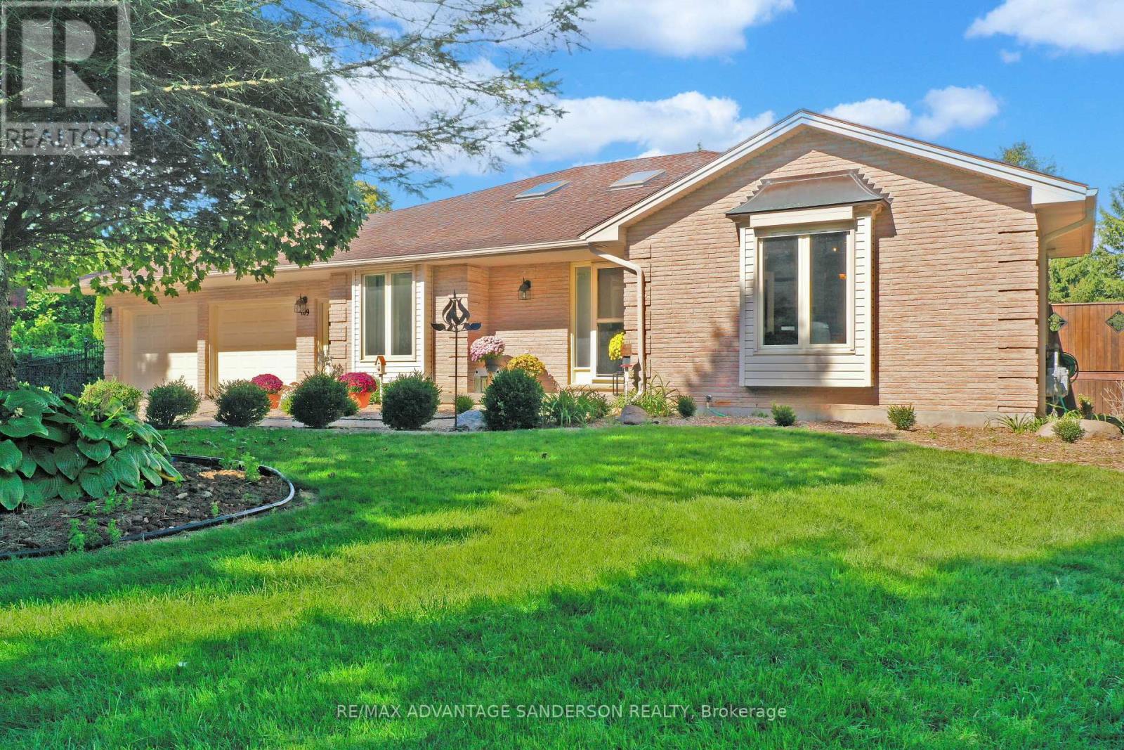 109 Salisbury Drive, Middlesex Centre, Ontario  N0M 1P0 - Photo 2 - X13029976