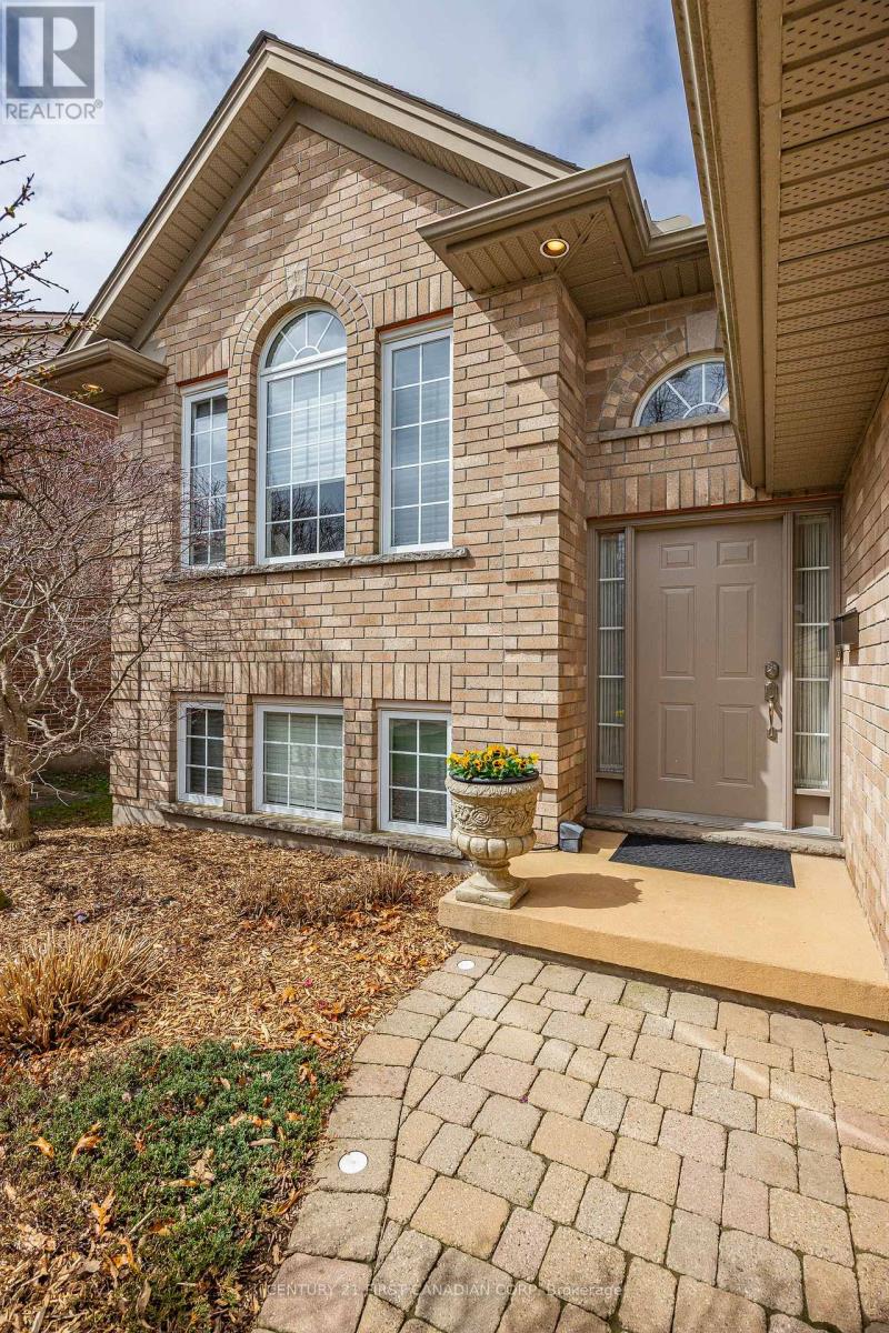 4 Oakwood Court, St. Marys, Ontario  N4X 1B3 - Photo 5 - X13029984