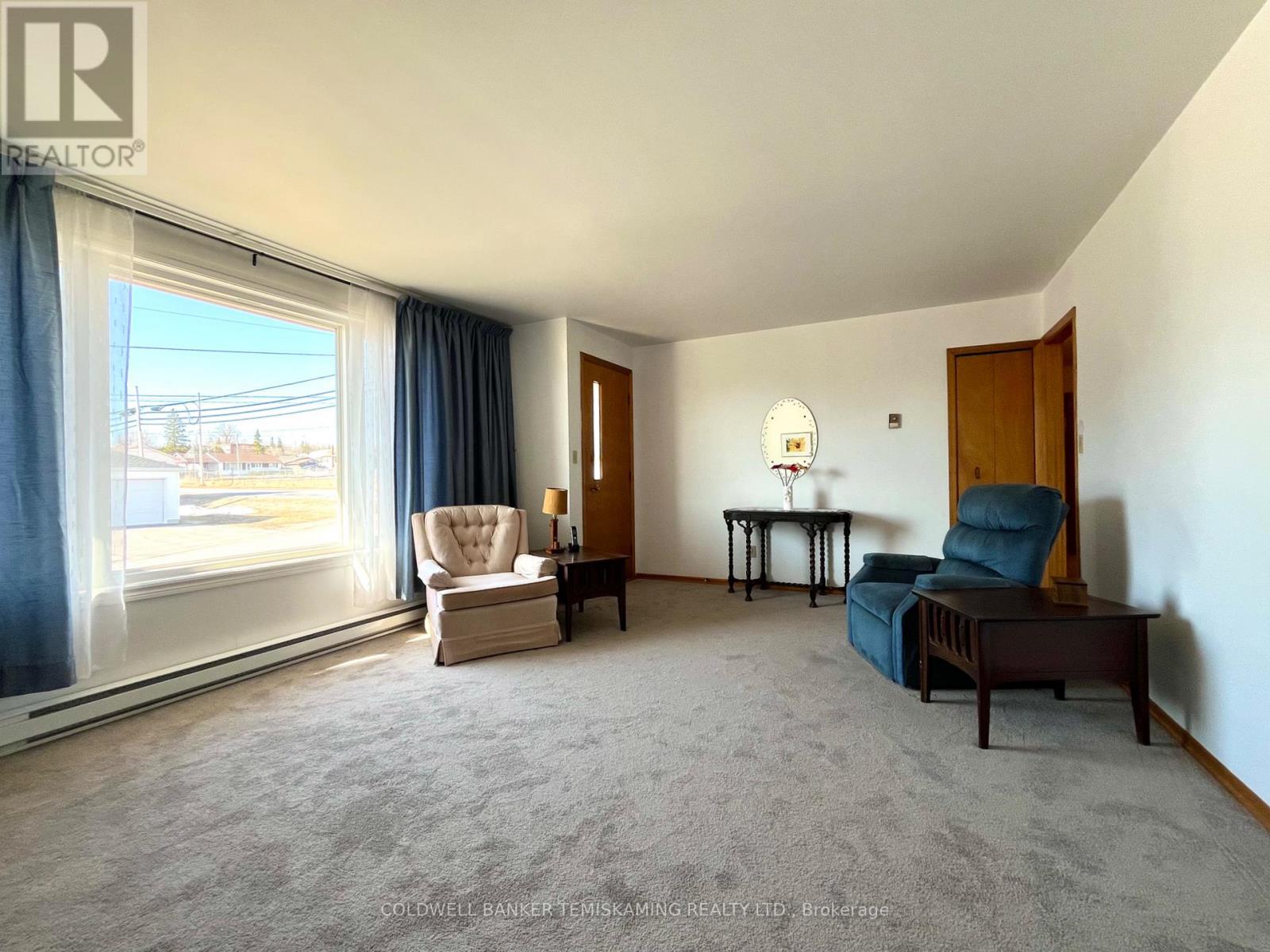 397 Russell Street, Temiskaming Shores, Ontario  P0J 1K0 - Photo 4 - T13030098