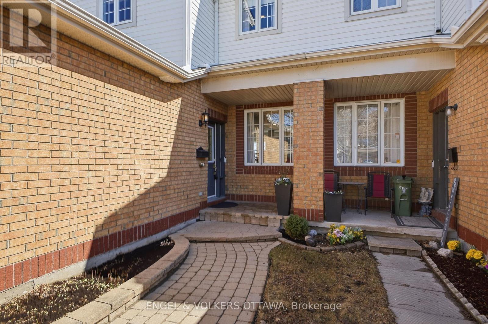 50 Carwood Circle, Ottawa, Ontario  K1K 4V4 - Photo 2 - X13029718