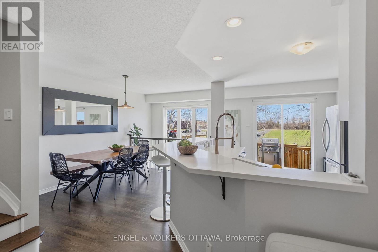 50 Carwood Circle, Ottawa, Ontario  K1K 4V4 - Photo 8 - X13029718