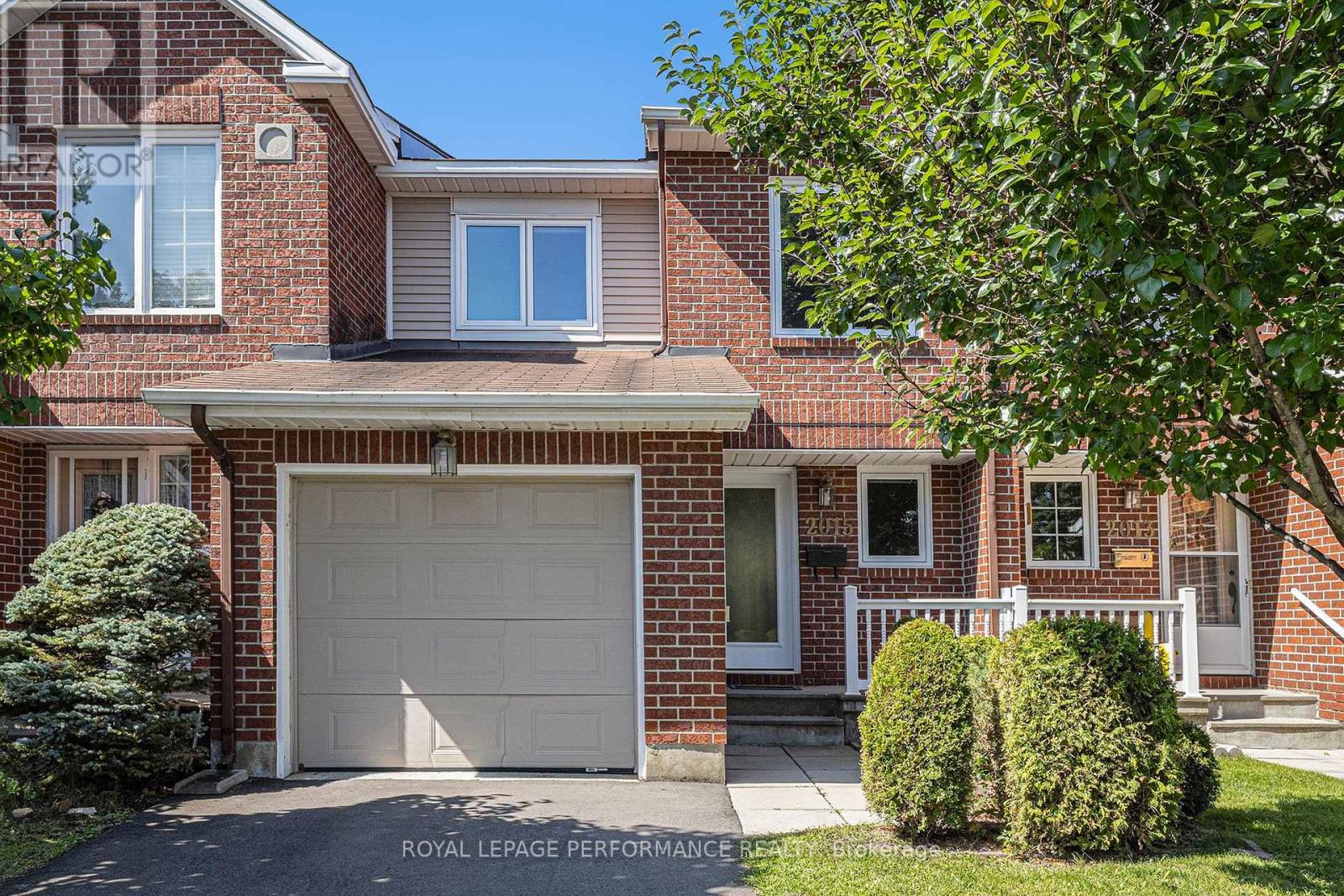 2015 SUMMERFIELDS CRESCENT, ottawa, Ontario