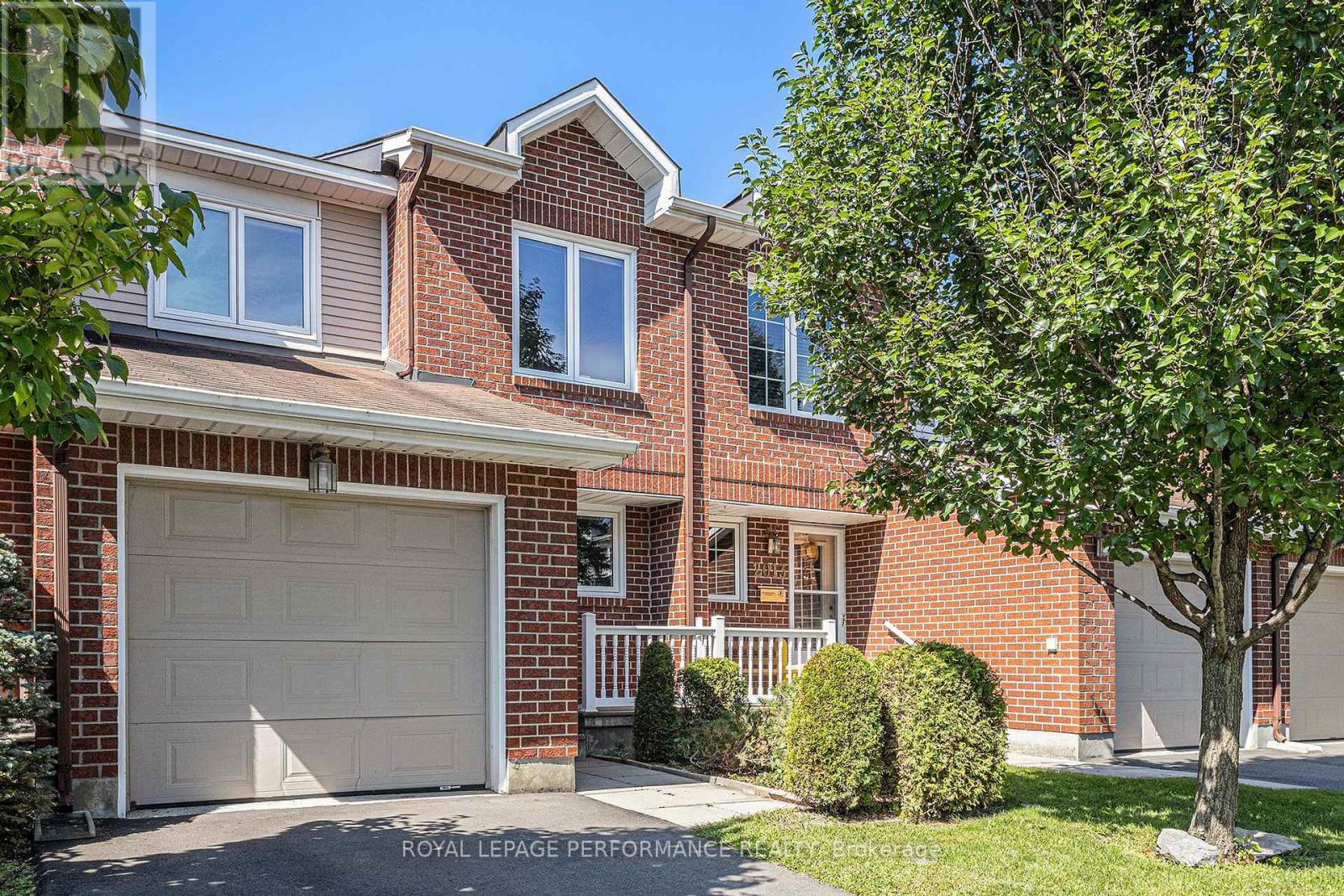 2015 Summerfields Crescent, Ottawa, Ontario  K1C 7B4 - Photo 2 - X13029738