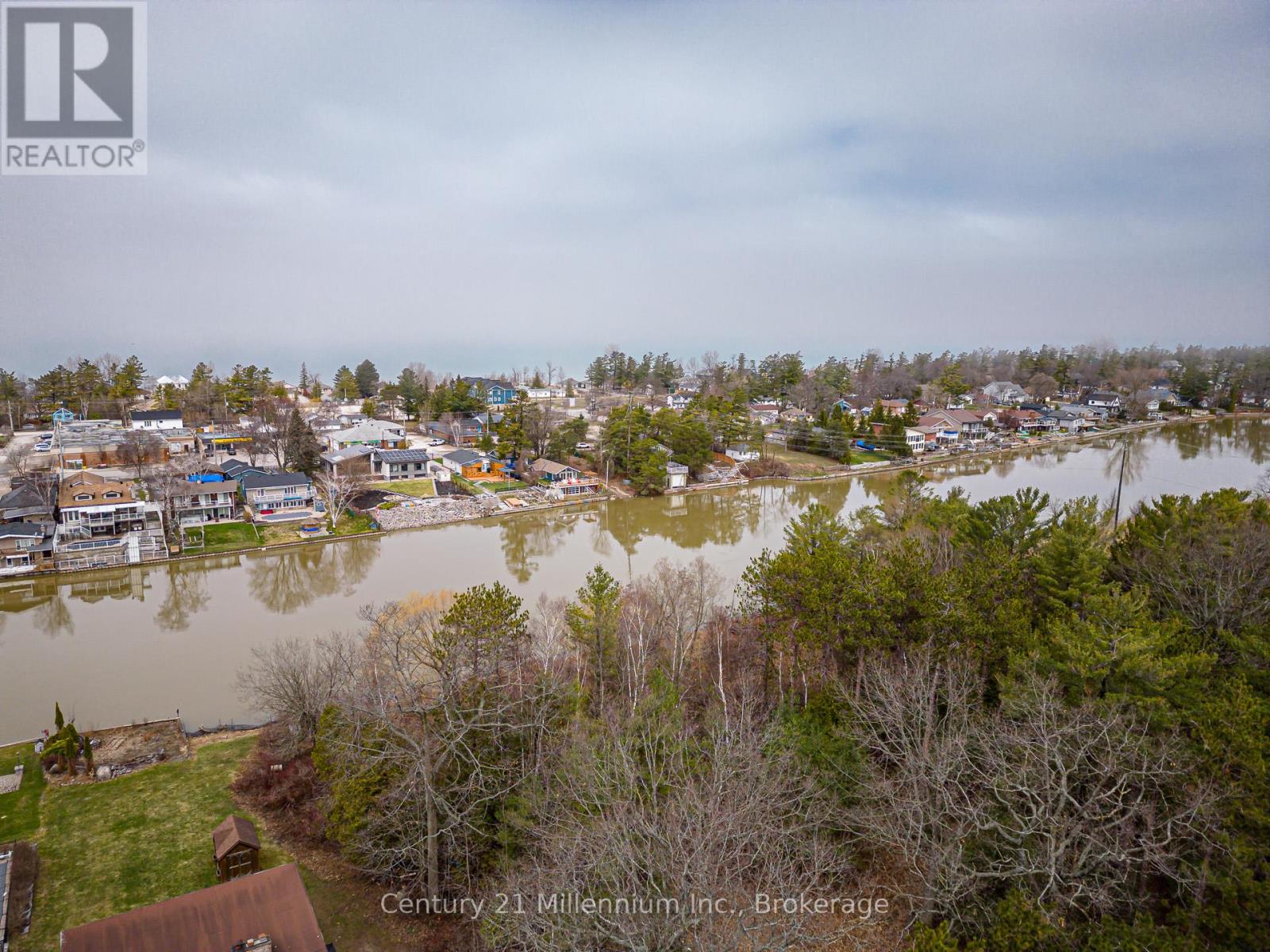 8 Poplar Street, Wasaga Beach, Ontario  L9Z 2X5 - Photo 31 - S13025998