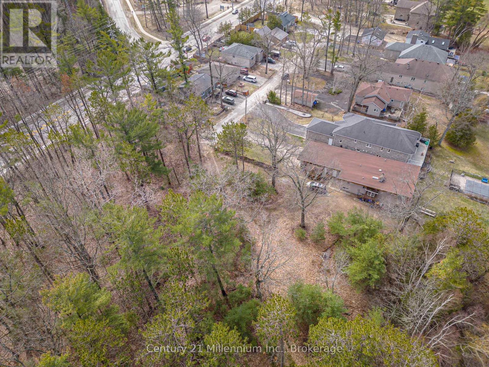 8 Poplar Street, Wasaga Beach, Ontario  L9Z 2X5 - Photo 44 - S13025998