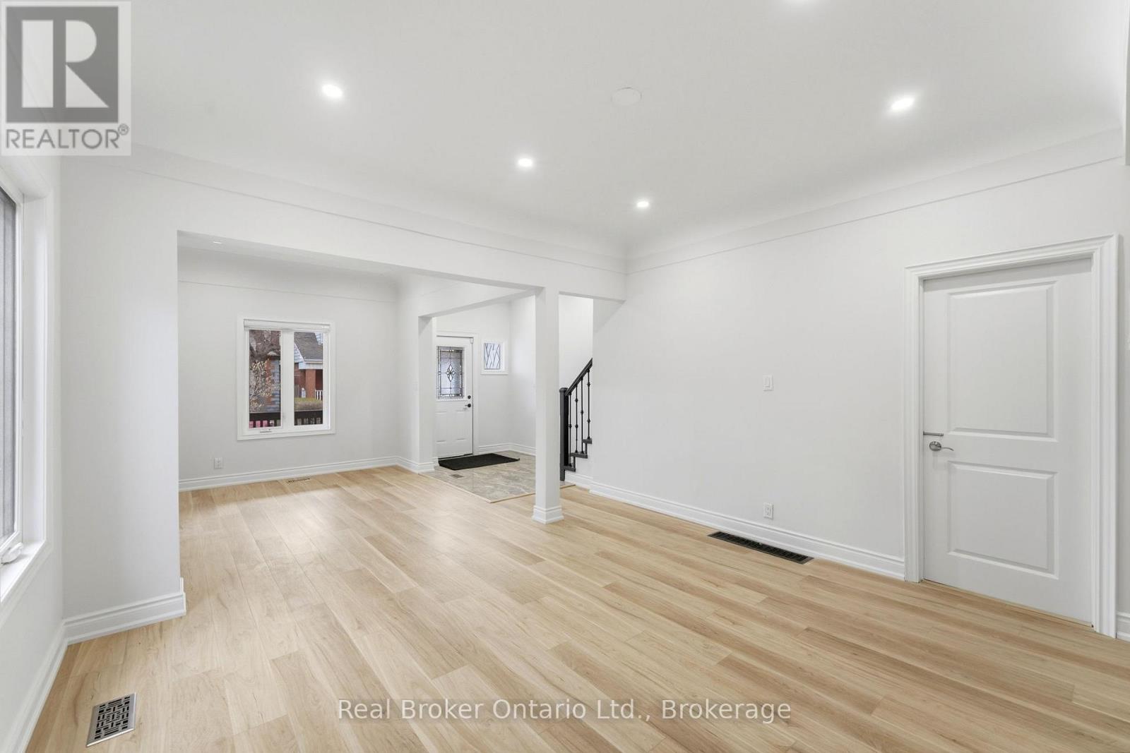 Upper - 167 Rosslyn Avenue N, Hamilton, Ontario  L8L 7P8 - Photo 6 - X13029904