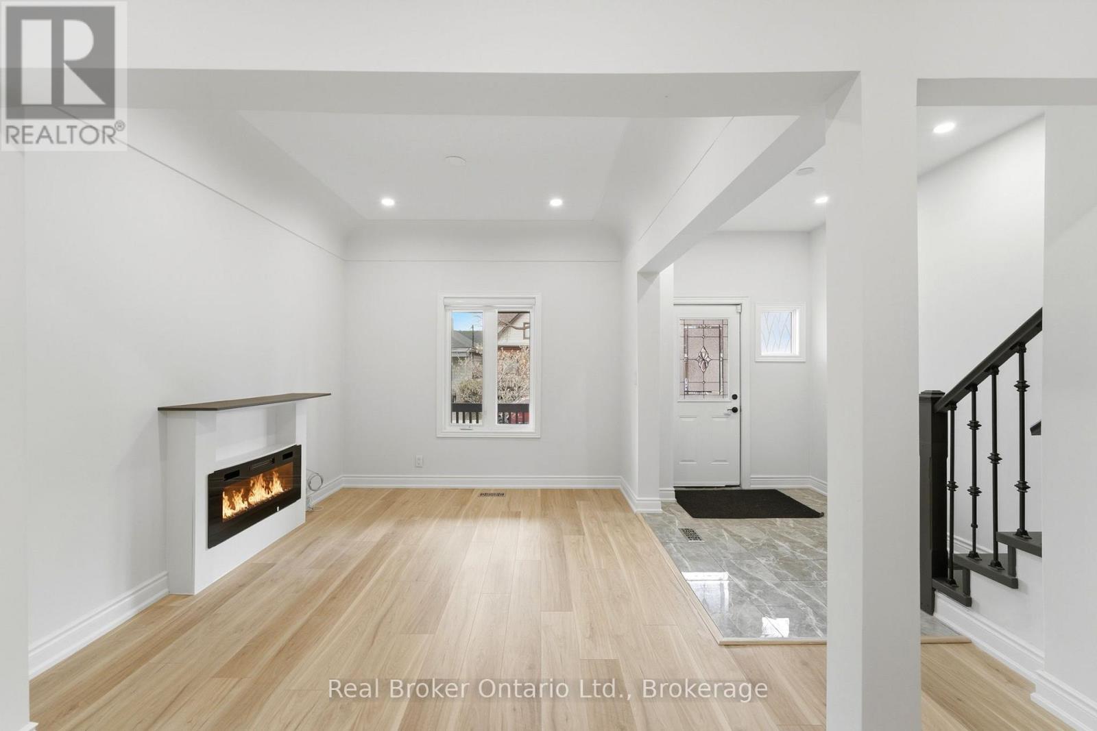 Upper - 167 Rosslyn Avenue N, Hamilton, Ontario  L8L 7P8 - Photo 7 - X13029904