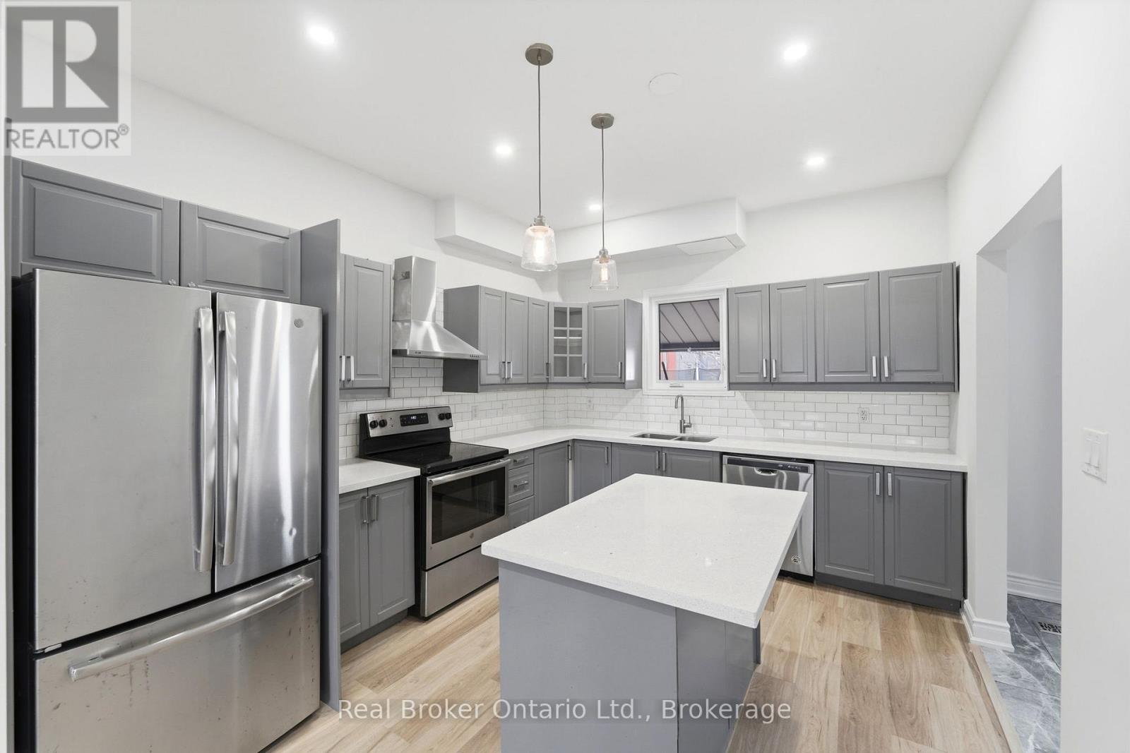 Upper - 167 Rosslyn Avenue N, Hamilton, Ontario  L8L 7P8 - Photo 8 - X13029904