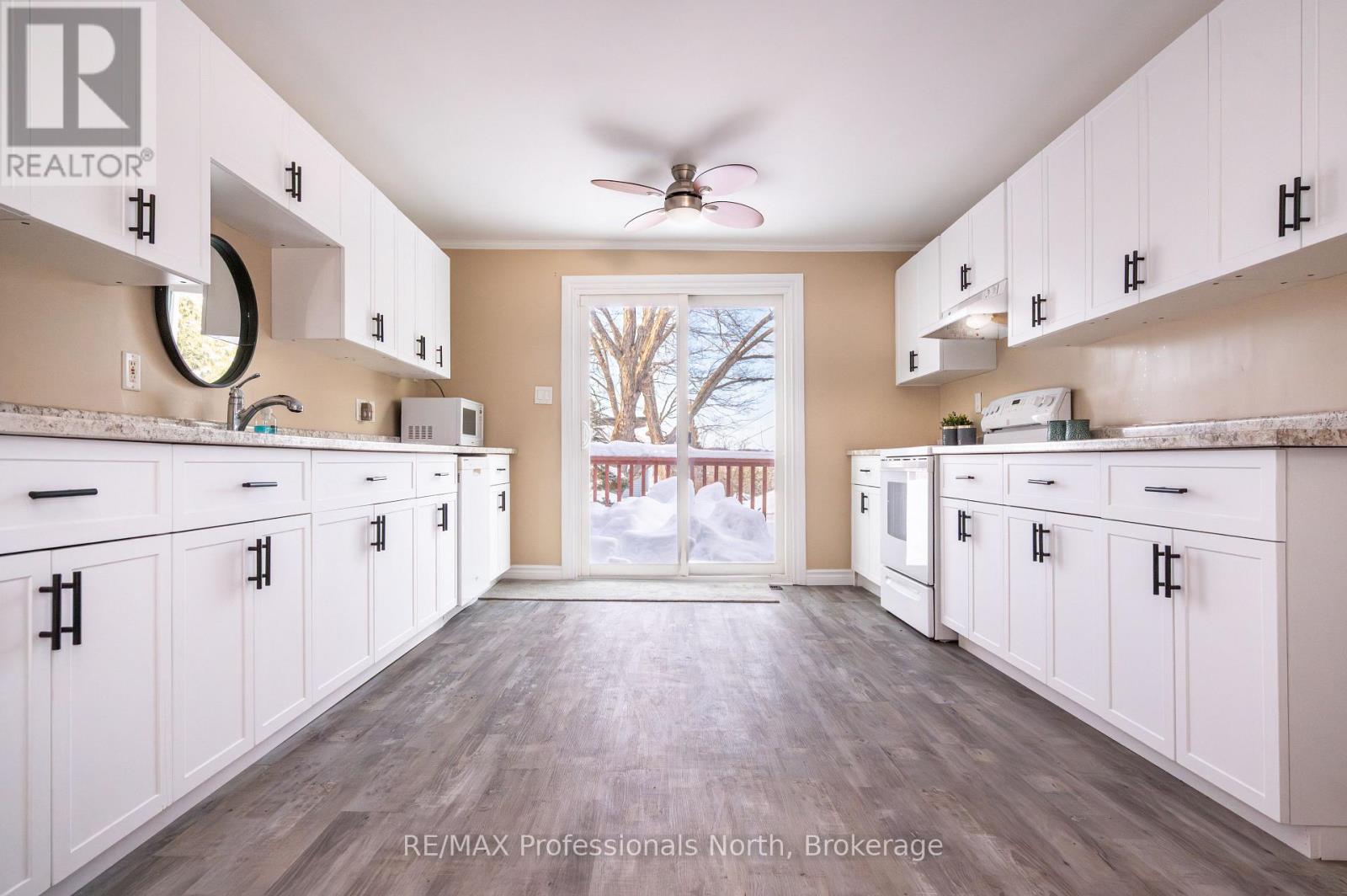 10 Florence Street W, Huntsville, Ontario  P1H 1T2 - Photo 5 - X12836470