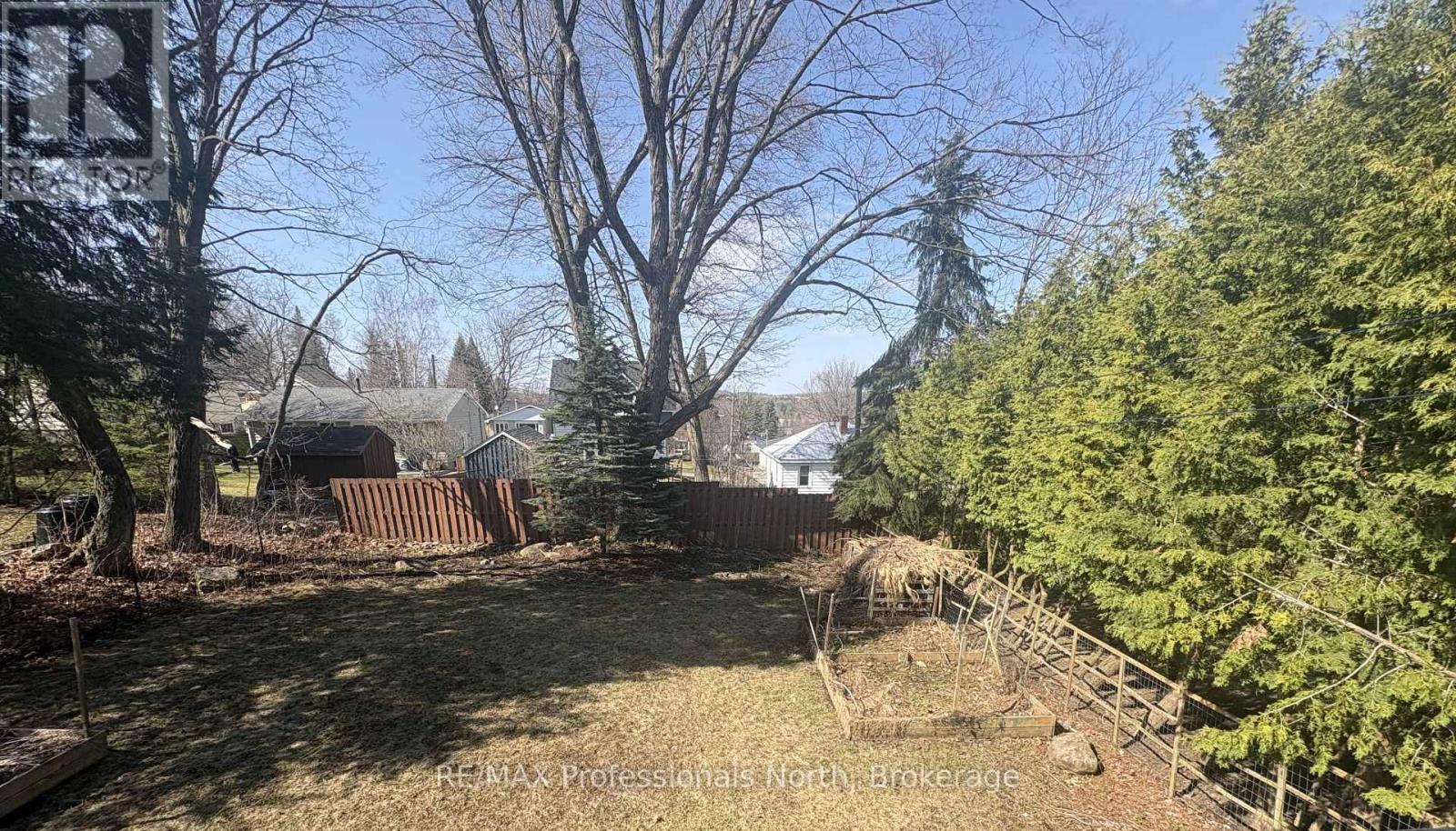 10 Florence Street W, Huntsville, Ontario  P1H 1T2 - Photo 24 - X12836470