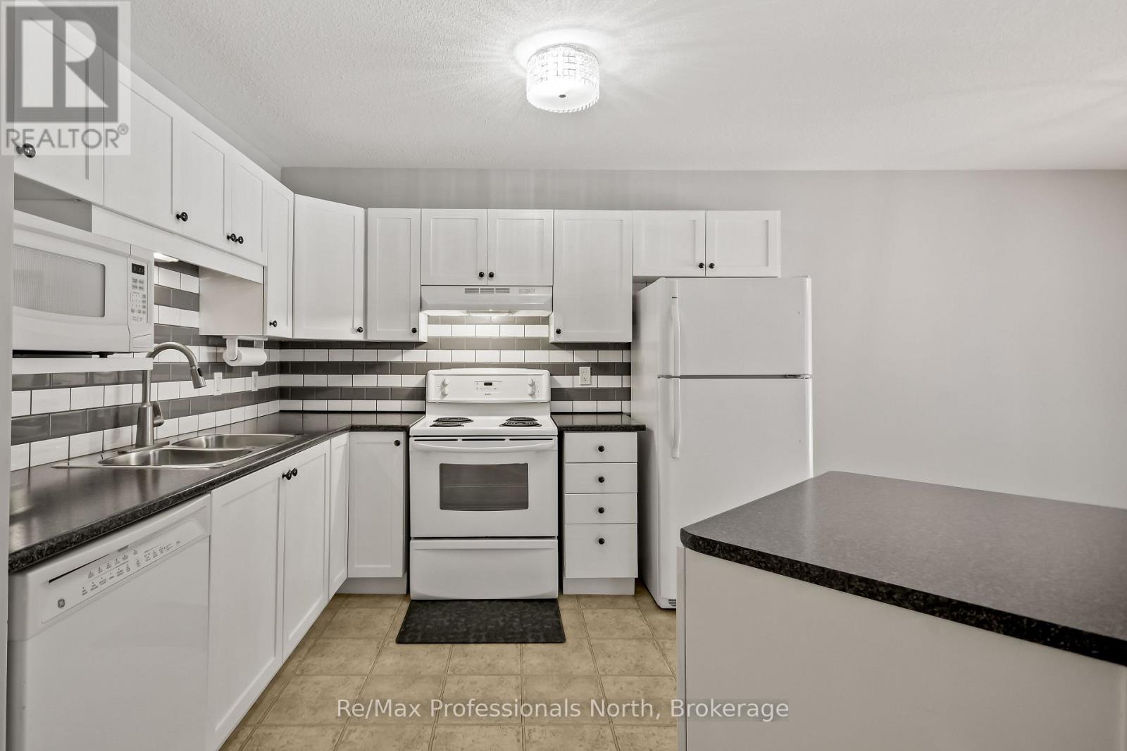 151 Pine Street, Bracebridge, Ontario  P1L 2H8 - Photo 17 - X13026894