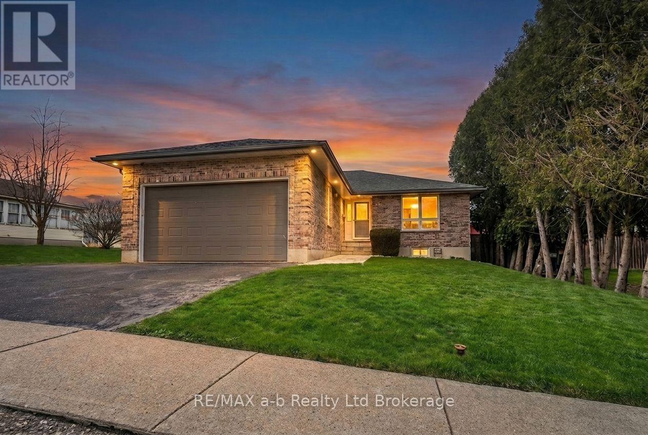 2 Palmer Street W, Norwich, Ontario  N0J 1P0 - Photo 1 - X13029950