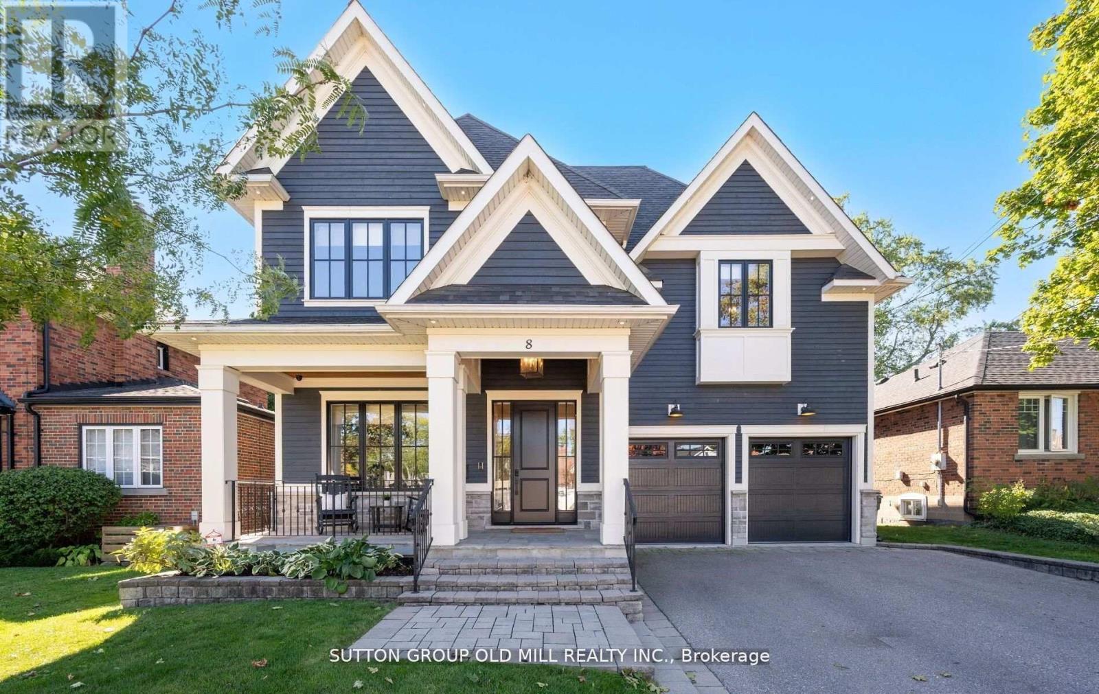8 CUMBERLAND DRIVE, Mississauga, Ontario