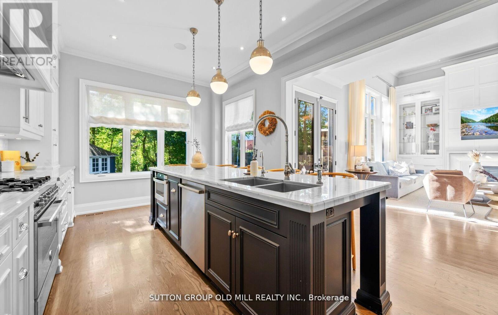 8 Cumberland Drive, Mississauga, Ontario  L5G 3M6 - Photo 11 - W13029484