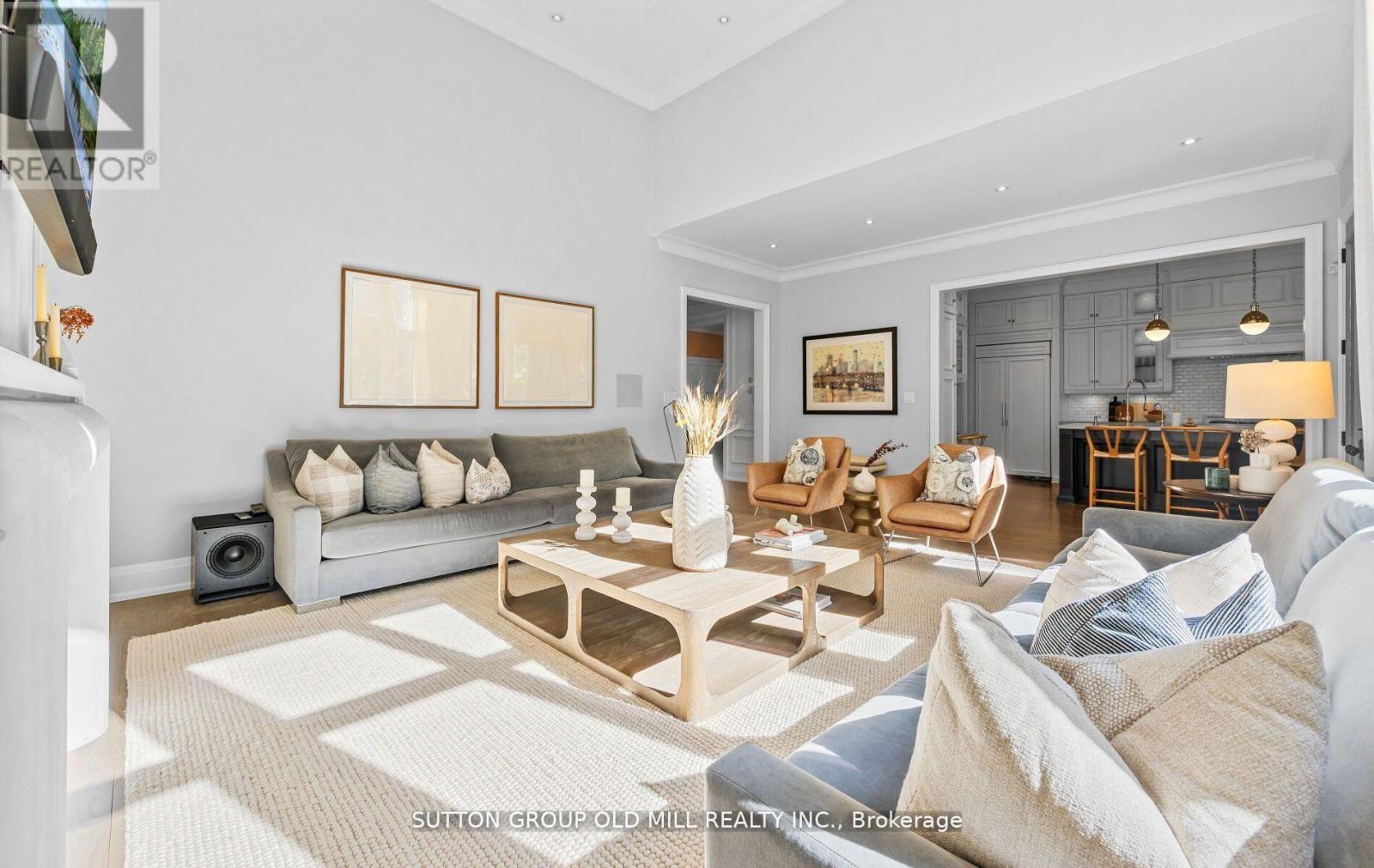 8 Cumberland Drive, Mississauga, Ontario  L5G 3M6 - Photo 8 - W13029484