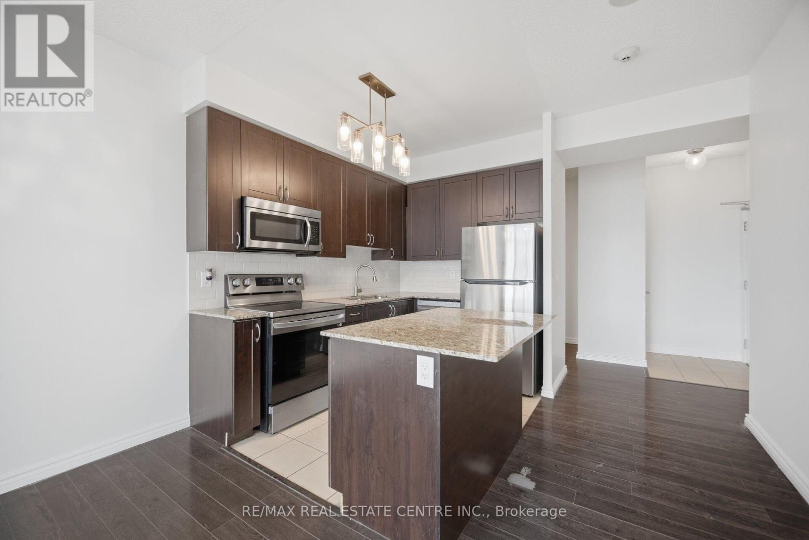 405 - 1940 Ironstone Drive, Burlington, Ontario  L7L 0E4 - Photo 10 - W13029516