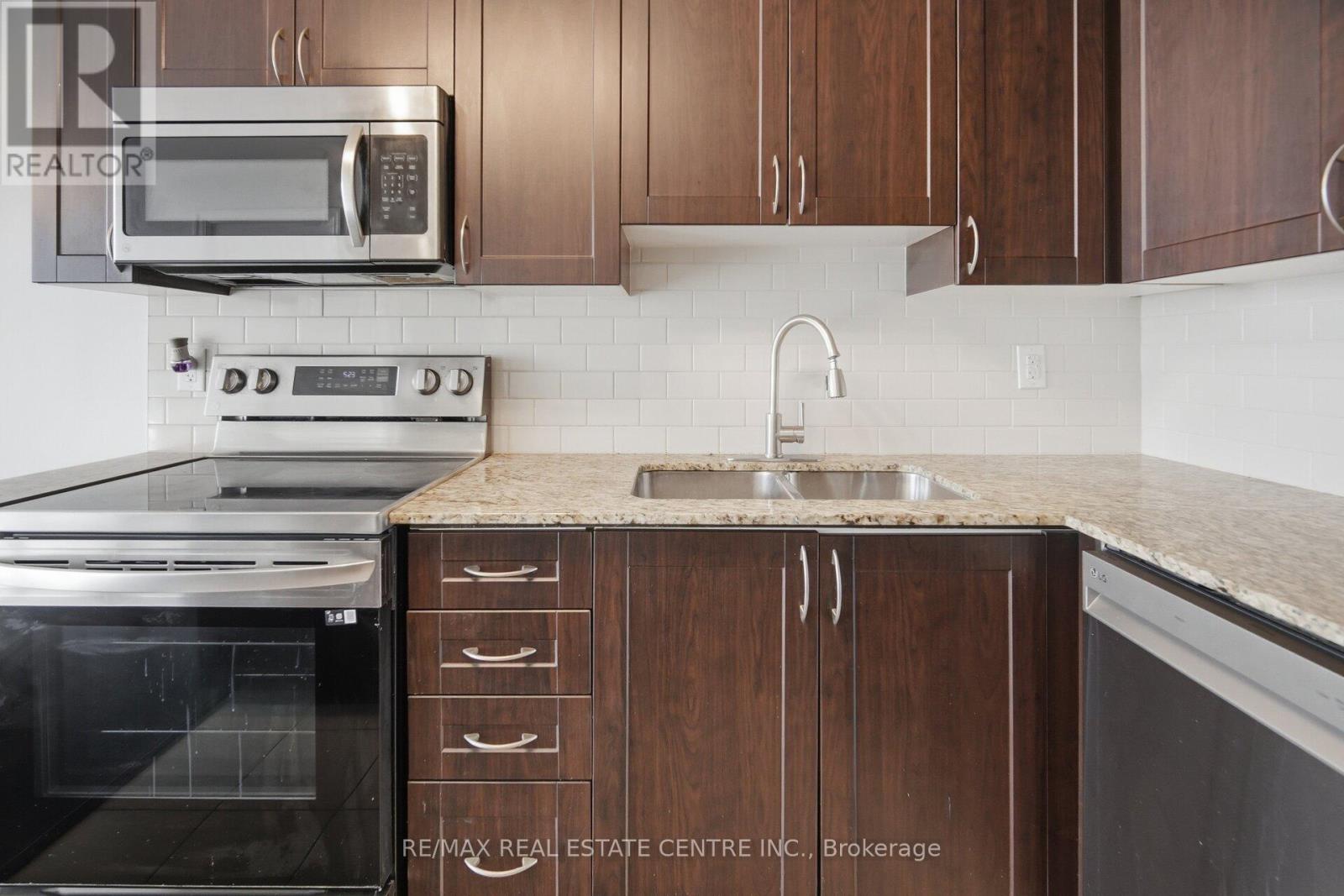 405 - 1940 Ironstone Drive, Burlington, Ontario  L7L 0E4 - Photo 11 - W13029516