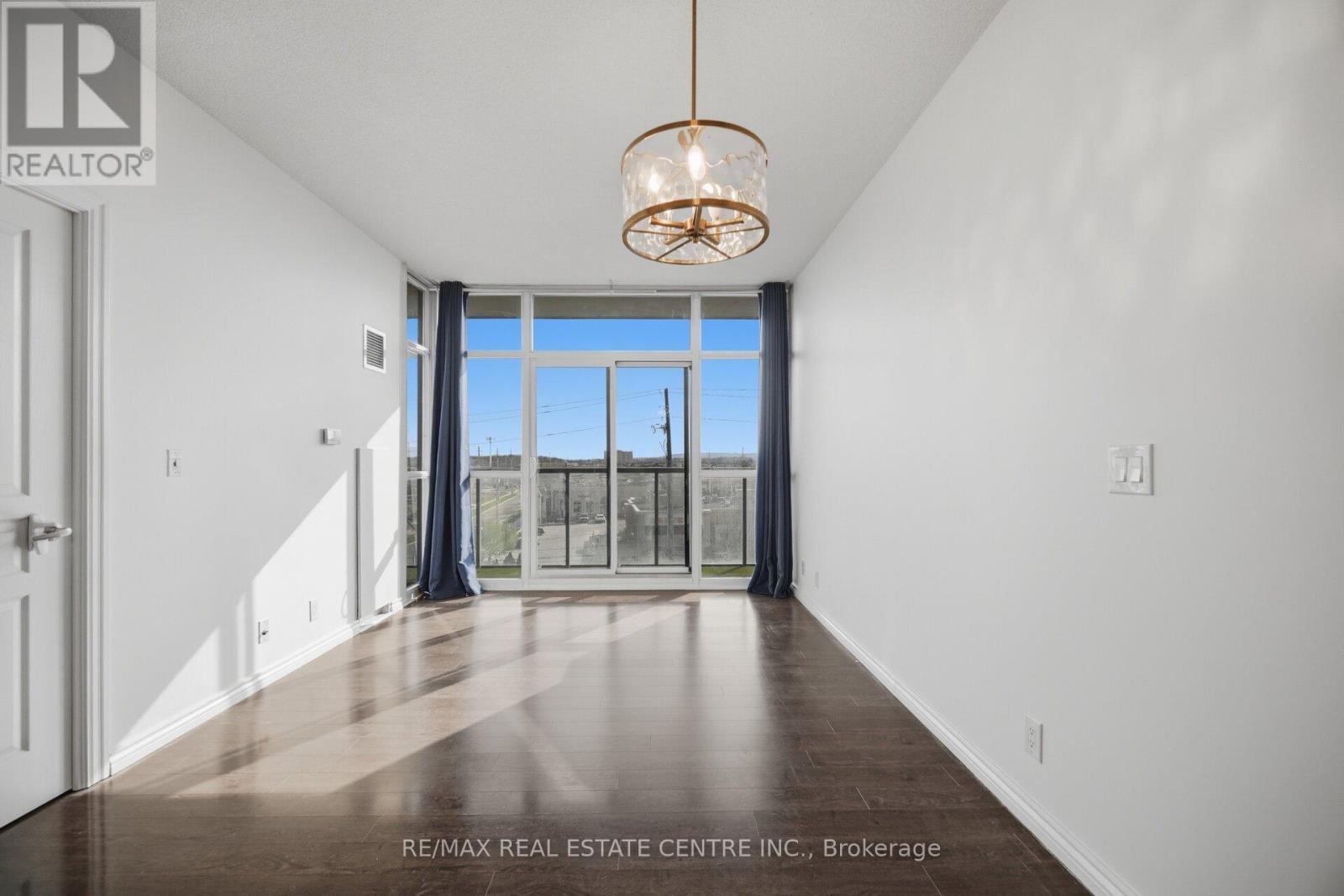 405 - 1940 Ironstone Drive, Burlington, Ontario  L7L 0E4 - Photo 15 - W13029516