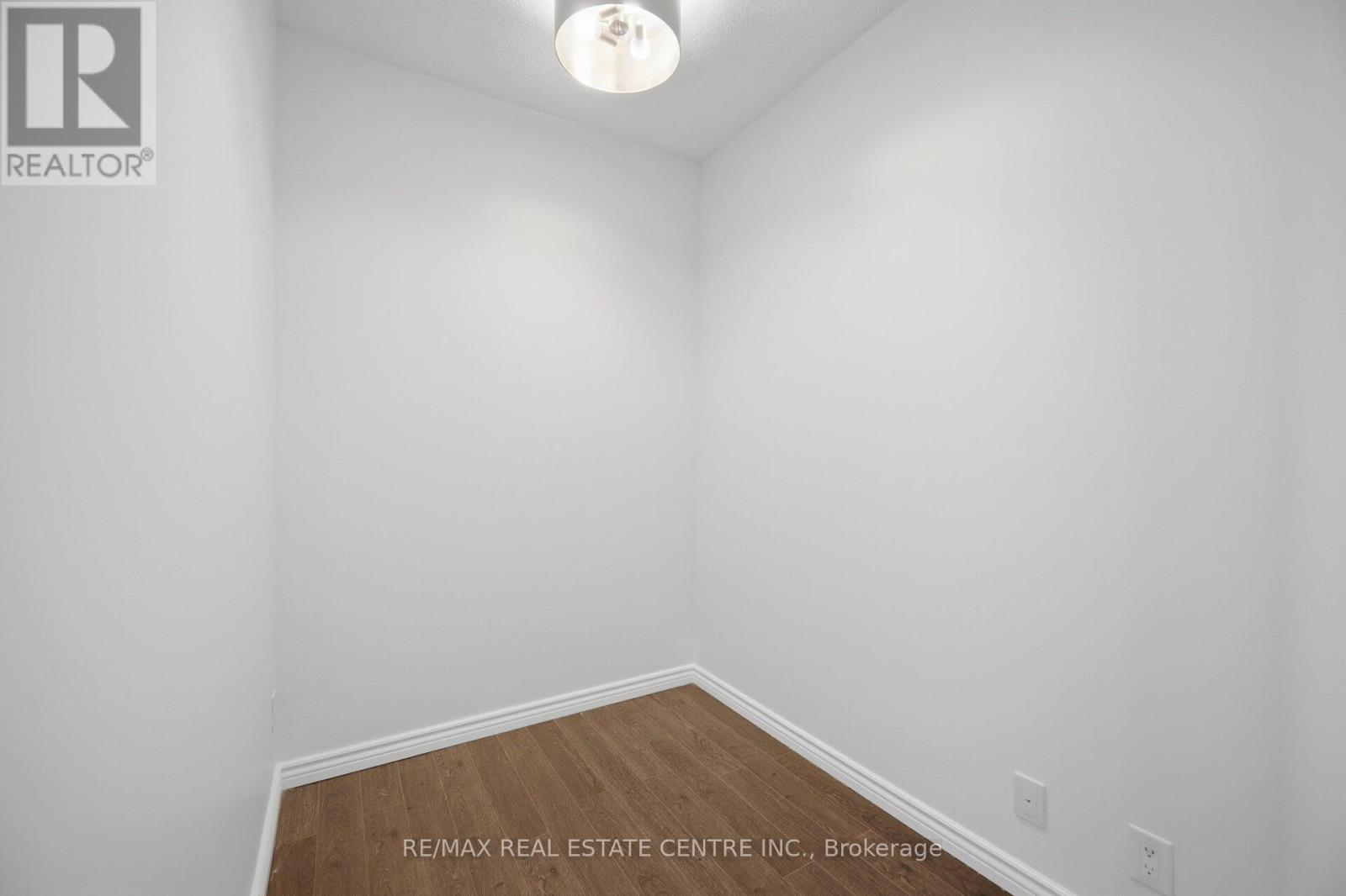 405 - 1940 Ironstone Drive, Burlington, Ontario  L7L 0E4 - Photo 23 - W13029516