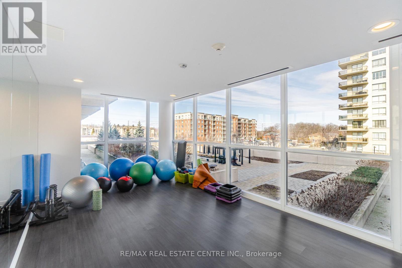 405 - 1940 Ironstone Drive, Burlington, Ontario  L7L 0E4 - Photo 43 - W13029516