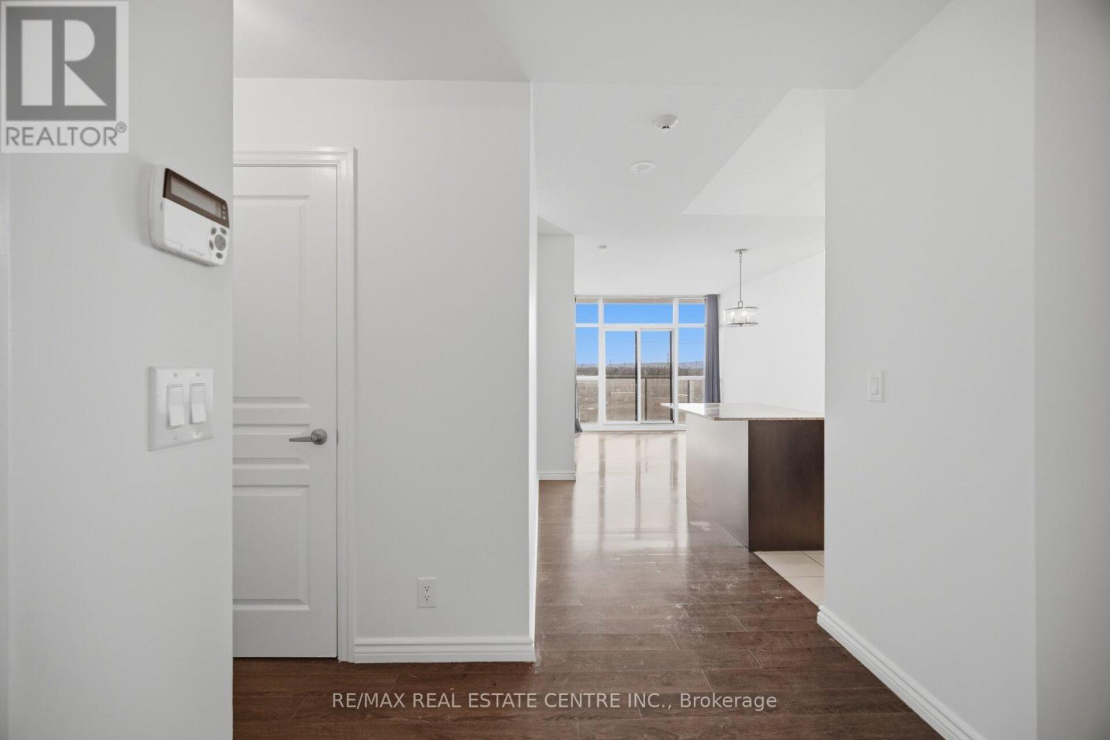 405 - 1940 Ironstone Drive, Burlington, Ontario  L7L 0E4 - Photo 7 - W13029516