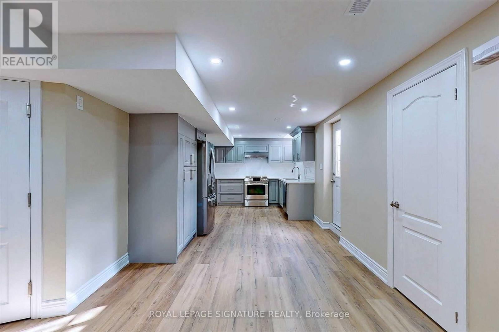 6094 Prairie Circle, Mississauga, Ontario  L5N 5Z5 - Photo 3 - W13029530