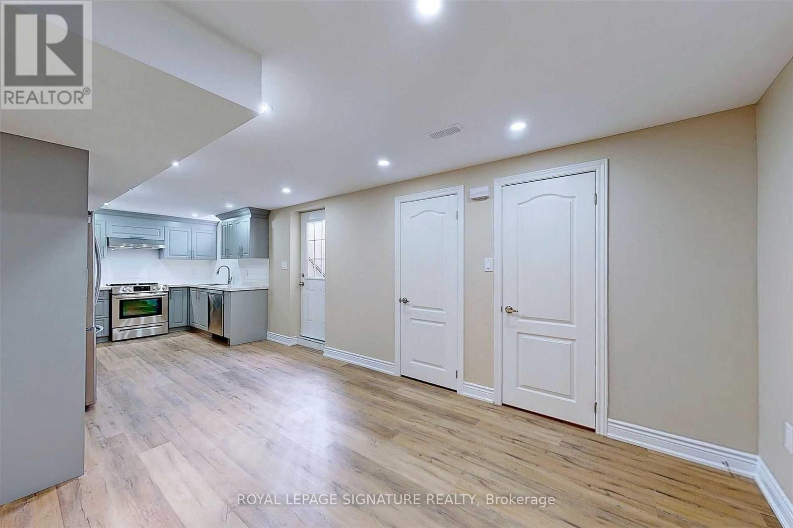 6094 Prairie Circle, Mississauga, Ontario  L5N 5Z5 - Photo 4 - W13029530