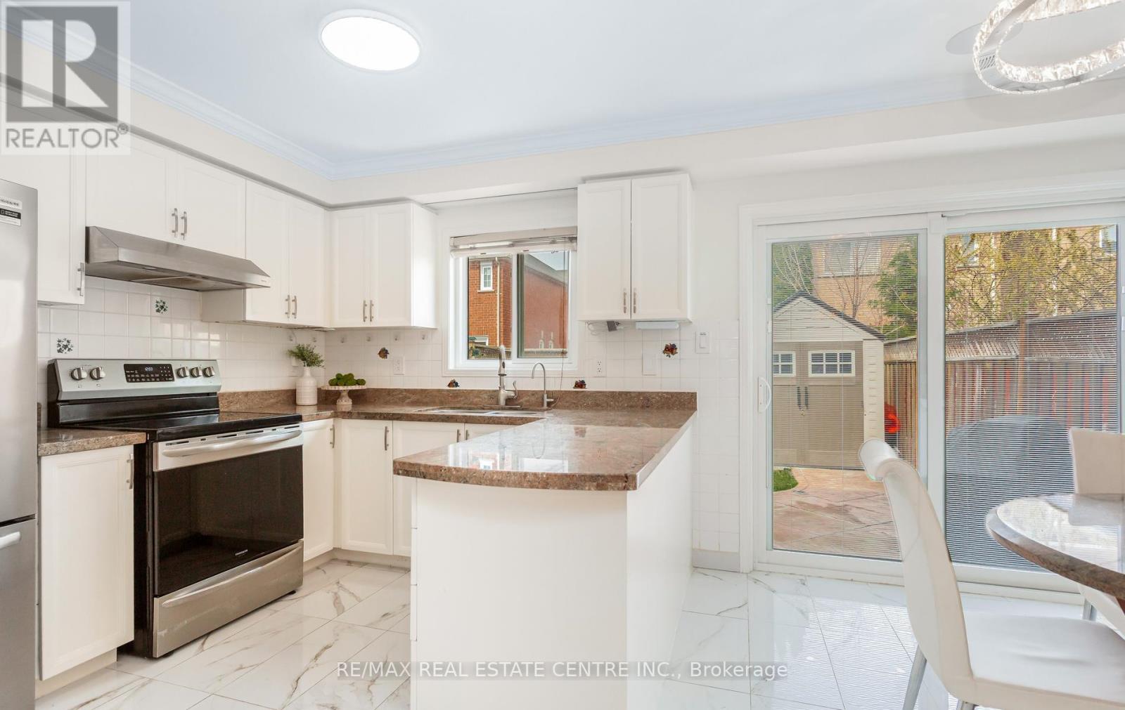 66 Herkes Drive, Brampton, Ontario  L6Y 4Z3 - Photo 17 - W13029534