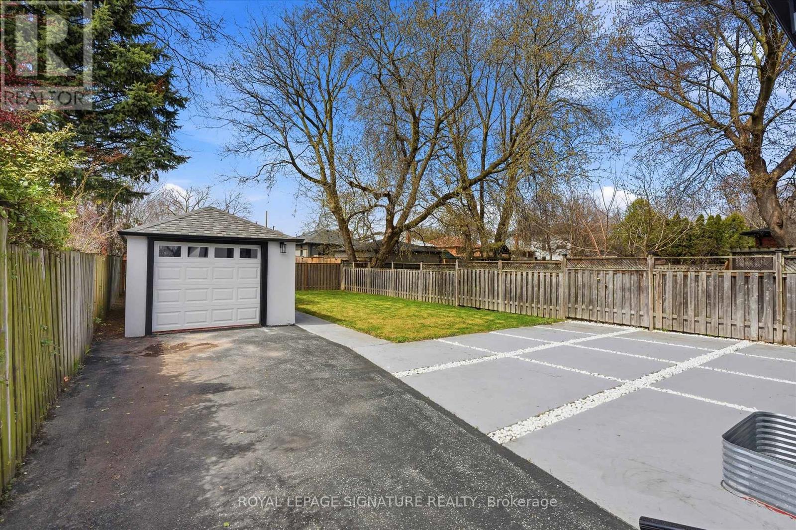 24 Treeview Drive, Toronto, Ontario  M8W 4B9 - Photo 40 - W13029572