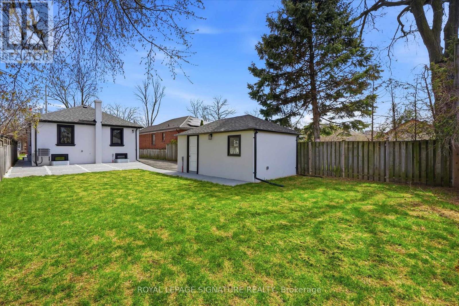 24 Treeview Drive, Toronto, Ontario  M8W 4B9 - Photo 41 - W13029572