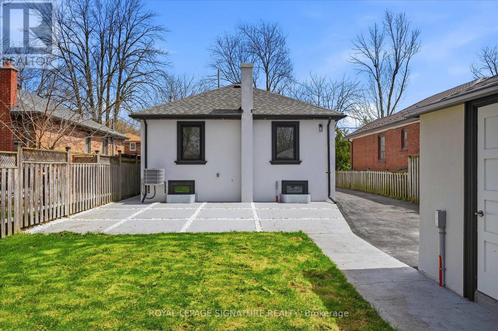 24 Treeview Drive, Toronto, Ontario  M8W 4B9 - Photo 42 - W13029572