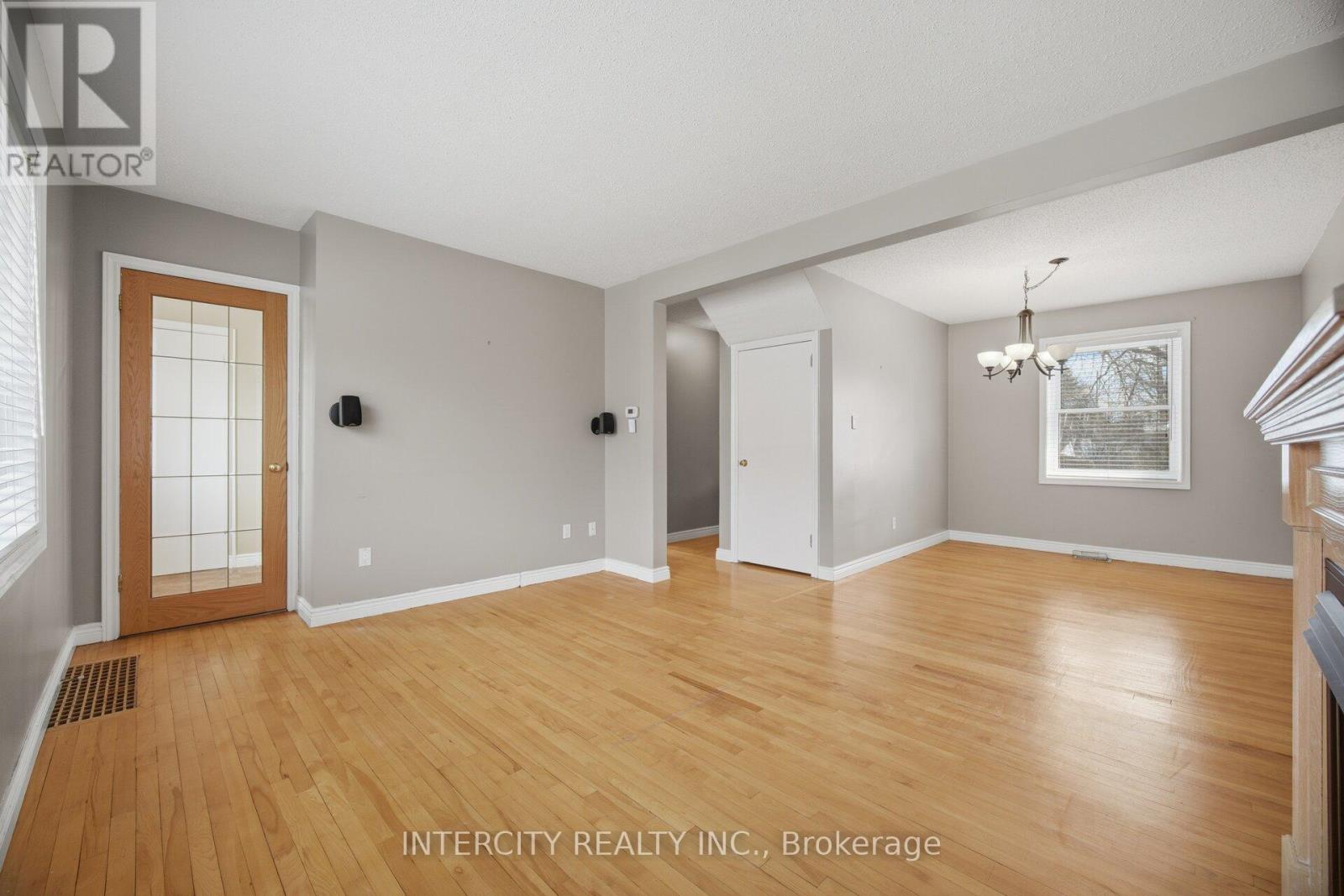 49 Mccaul Street, Brampton, Ontario  L6V 1J1 - Photo 10 - W13029606