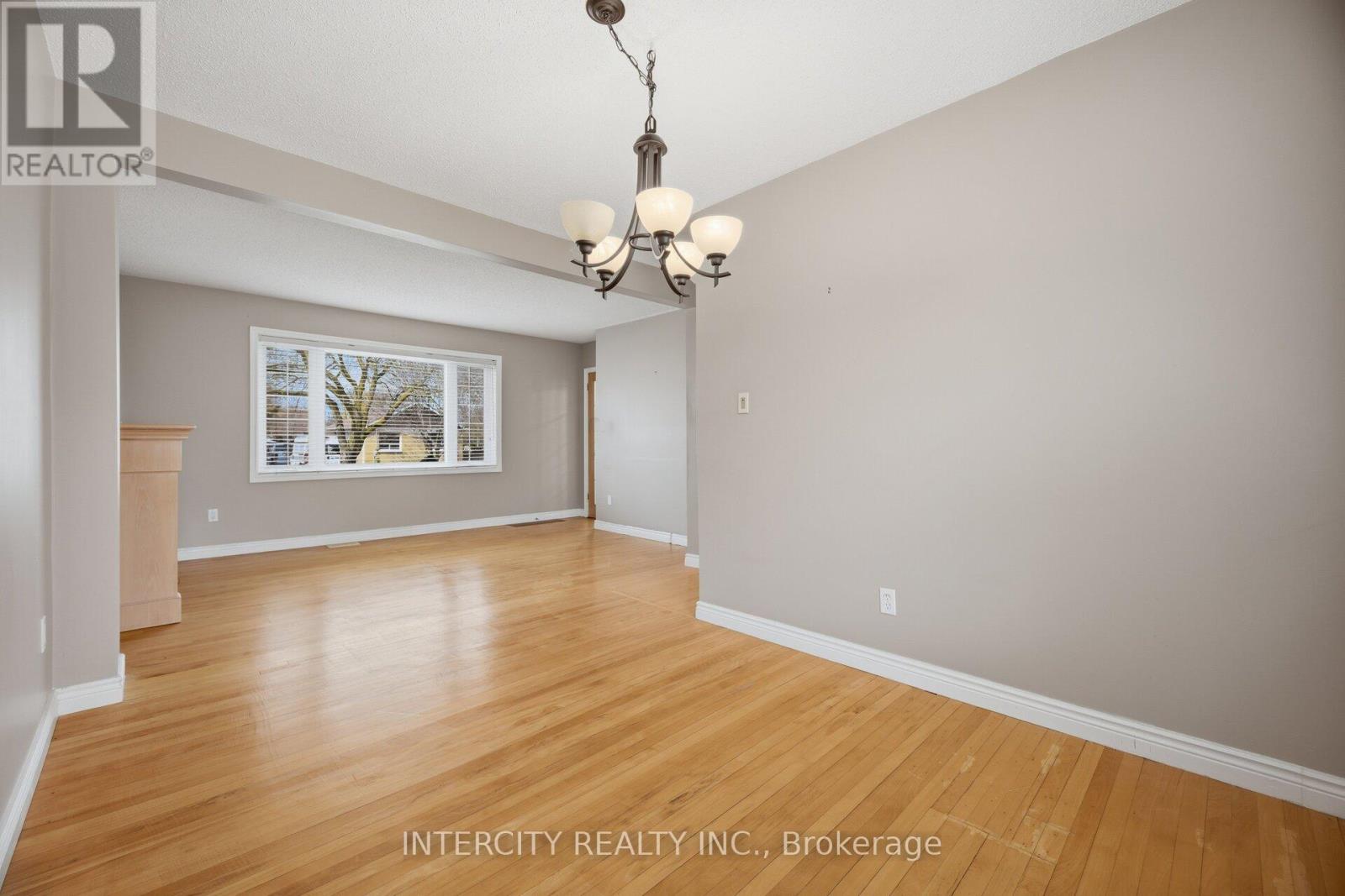 49 Mccaul Street, Brampton, Ontario  L6V 1J1 - Photo 13 - W13029606