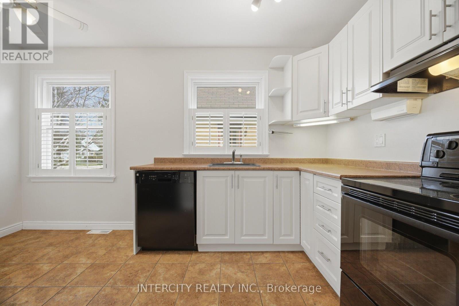 49 Mccaul Street, Brampton, Ontario  L6V 1J1 - Photo 17 - W13029606