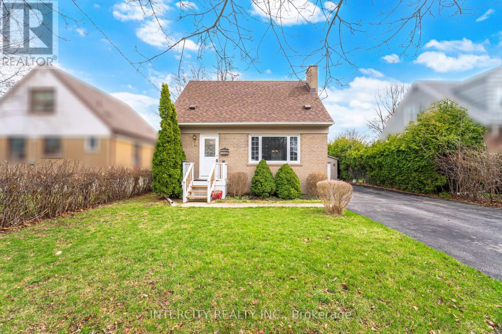 49 Mccaul Street, Brampton, Ontario  L6V 1J1 - Photo 2 - W13029606