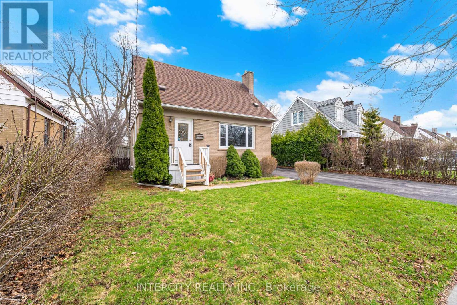 49 Mccaul Street, Brampton, Ontario  L6V 1J1 - Photo 4 - W13029606