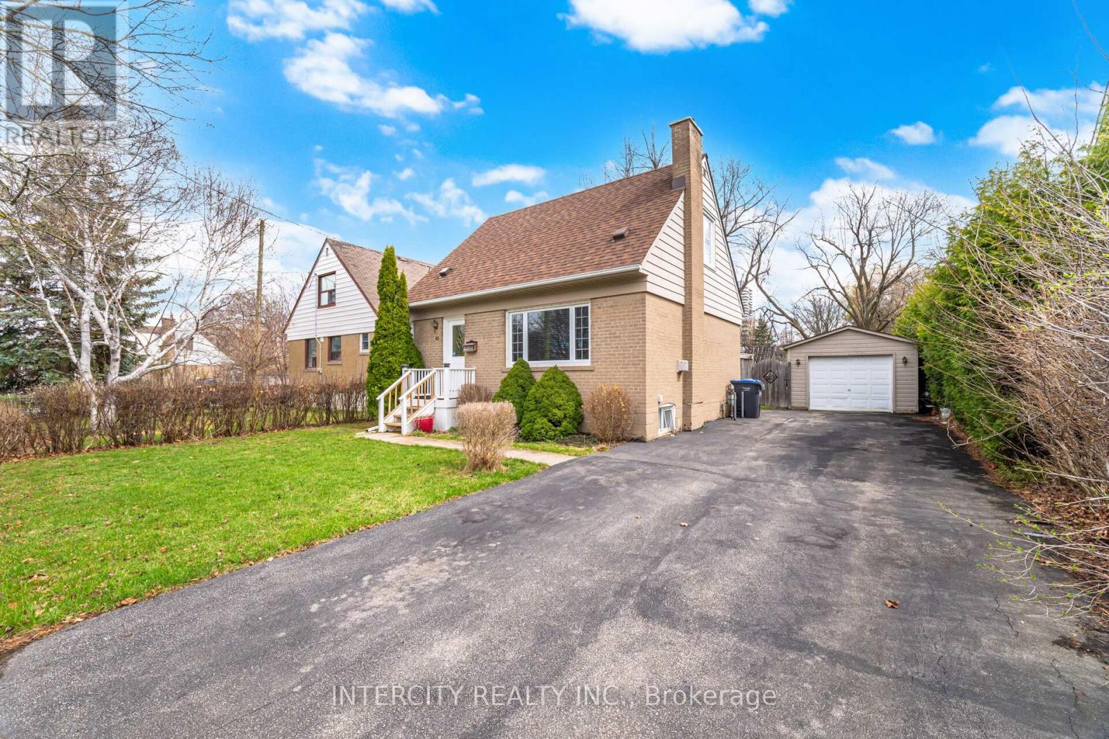 49 Mccaul Street, Brampton, Ontario  L6V 1J1 - Photo 5 - W13029606