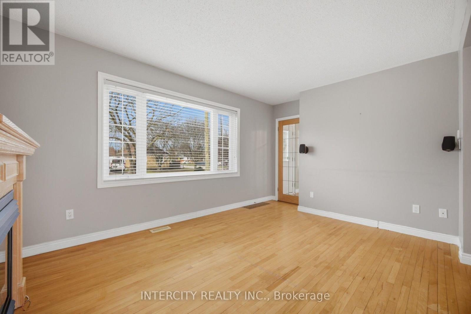 49 Mccaul Street, Brampton, Ontario  L6V 1J1 - Photo 9 - W13029606