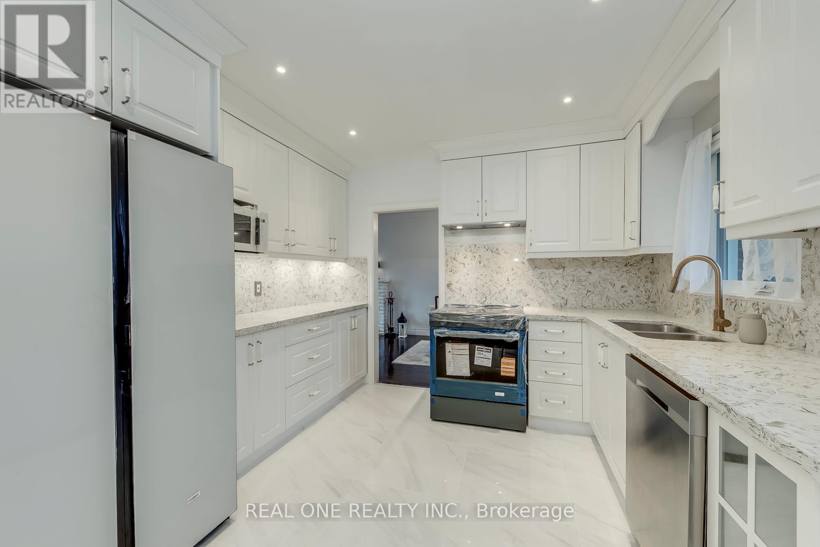 3537 Enniskillen Circle, Mississauga, Ontario  L5C 2M9 - Photo 16 - W13029612