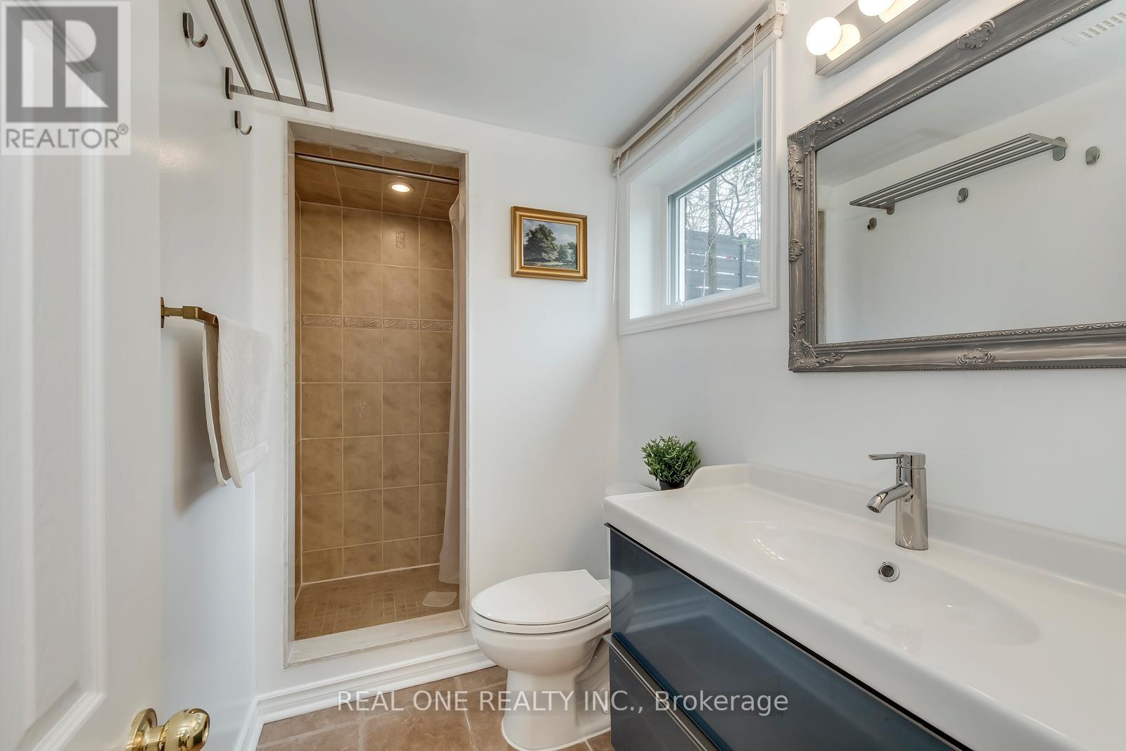 3537 Enniskillen Circle, Mississauga, Ontario  L5C 2M9 - Photo 33 - W13029612