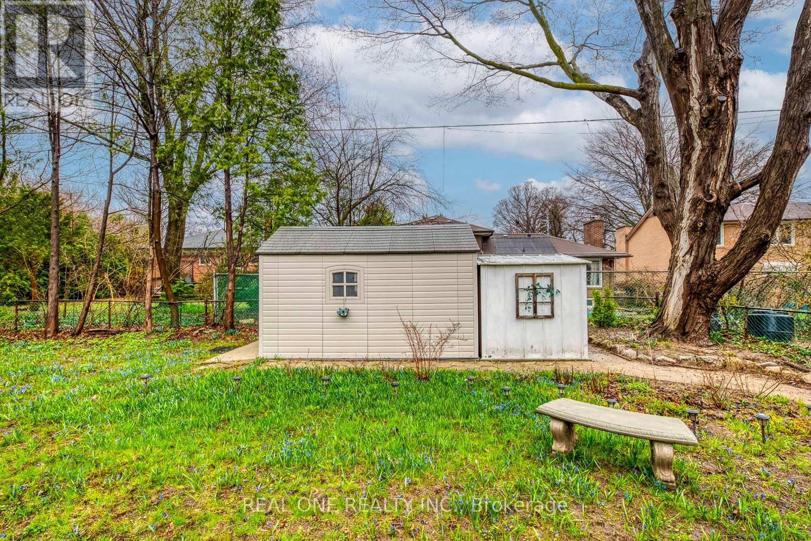 3537 Enniskillen Circle, Mississauga, Ontario  L5C 2M9 - Photo 36 - W13029612