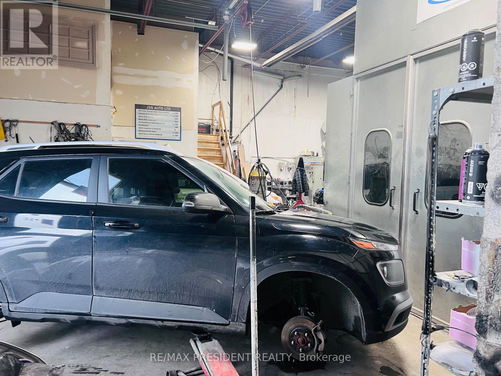 31-32 - 1772 Albion Road, Toronto, Ontario  M9V 1C2 - Photo 8 - W13029636