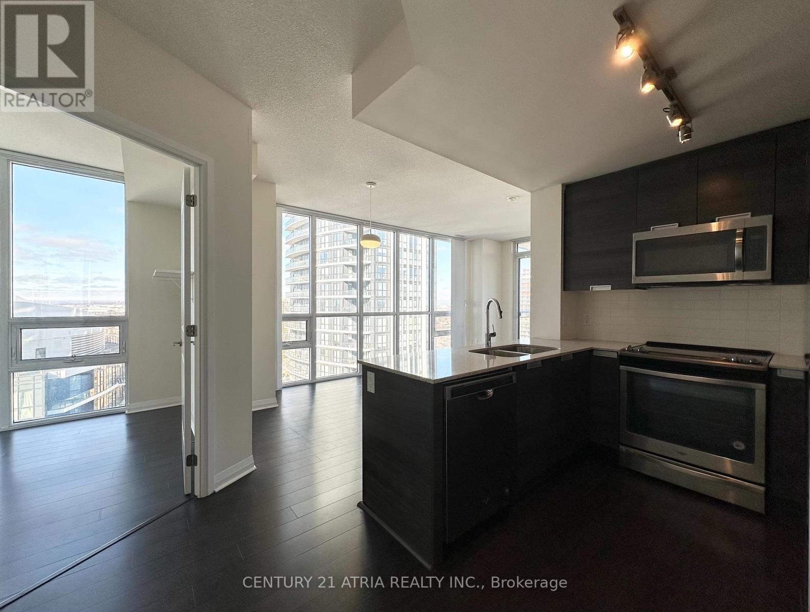 2017 - 5033 Four Springs Avenue, Mississauga, Ontario  L5R 0G6 - Photo 3 - W13029642