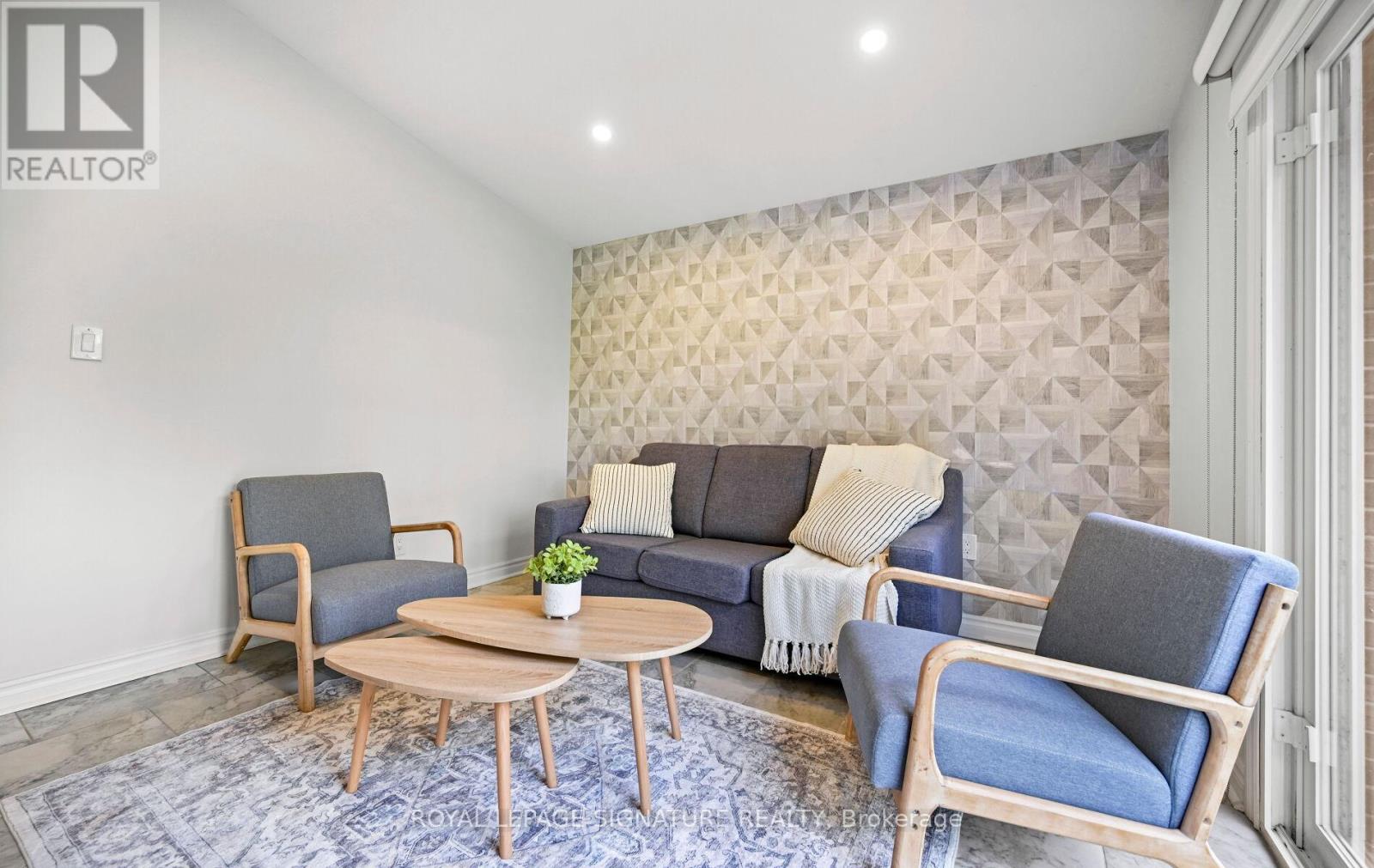 1207 Pinegrove Road, Oakville, Ontario  L6L 2W8 - Photo 10 - W13029688