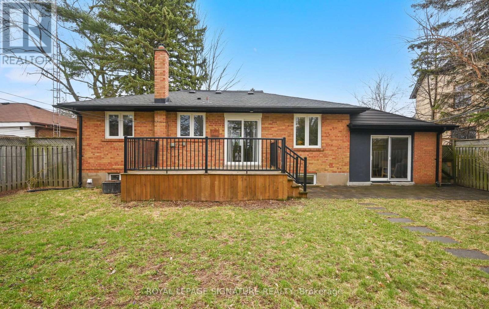 1207 Pinegrove Road, Oakville, Ontario  L6L 2W8 - Photo 28 - W13029688