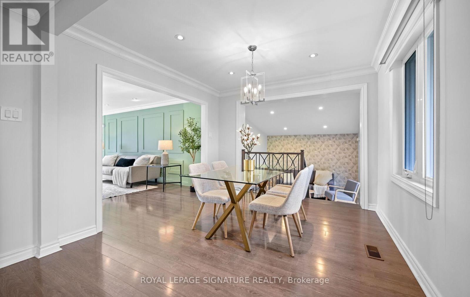 1207 Pinegrove Road, Oakville, Ontario  L6L 2W8 - Photo 5 - W13029688