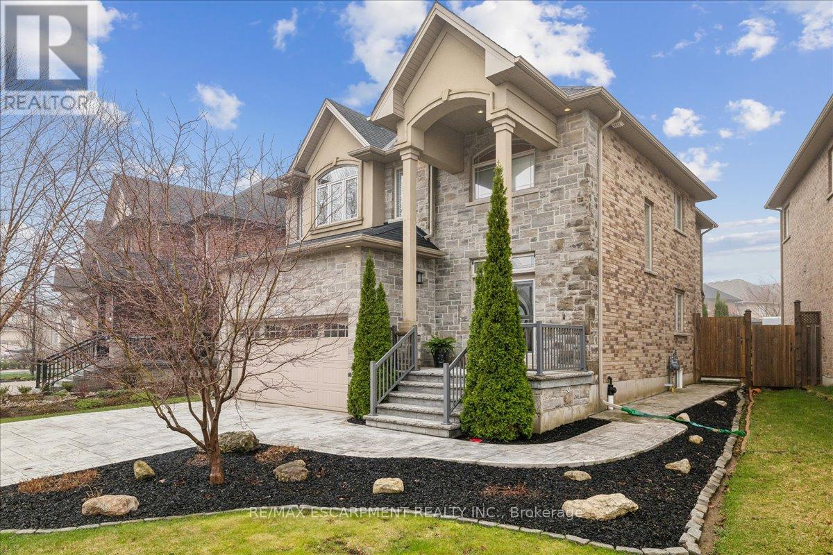 204 Vinton Road, Hamilton, Ontario  L9K 0G8 - Photo 3 - X13029488