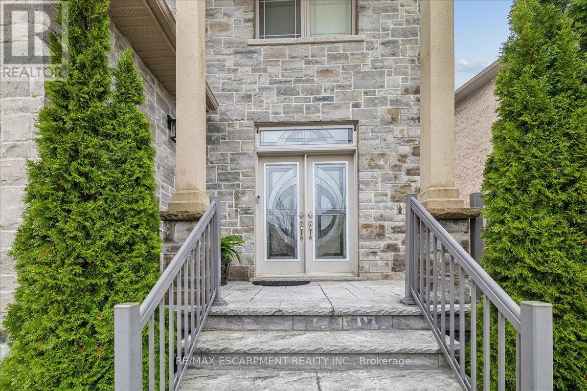 204 Vinton Road, Hamilton, Ontario  L9K 0G8 - Photo 4 - X13029488